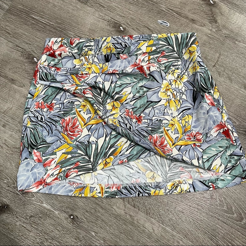 Zara short floral skirt